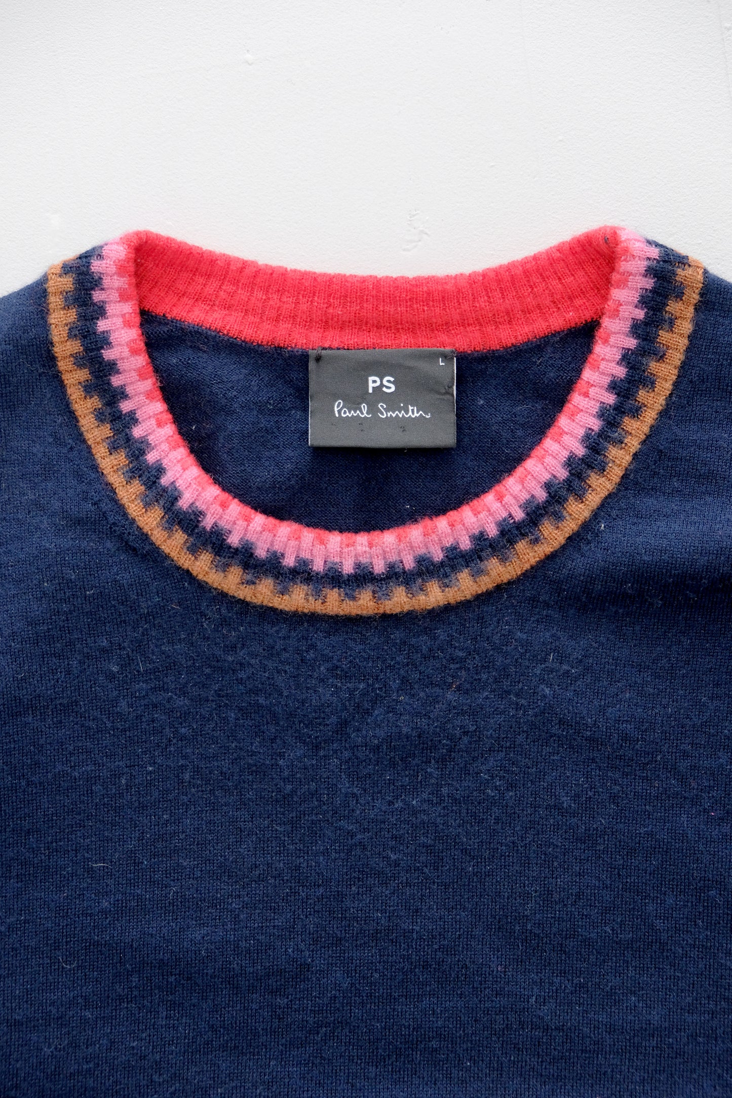 Paul Smith — 100% Merino Wool — L