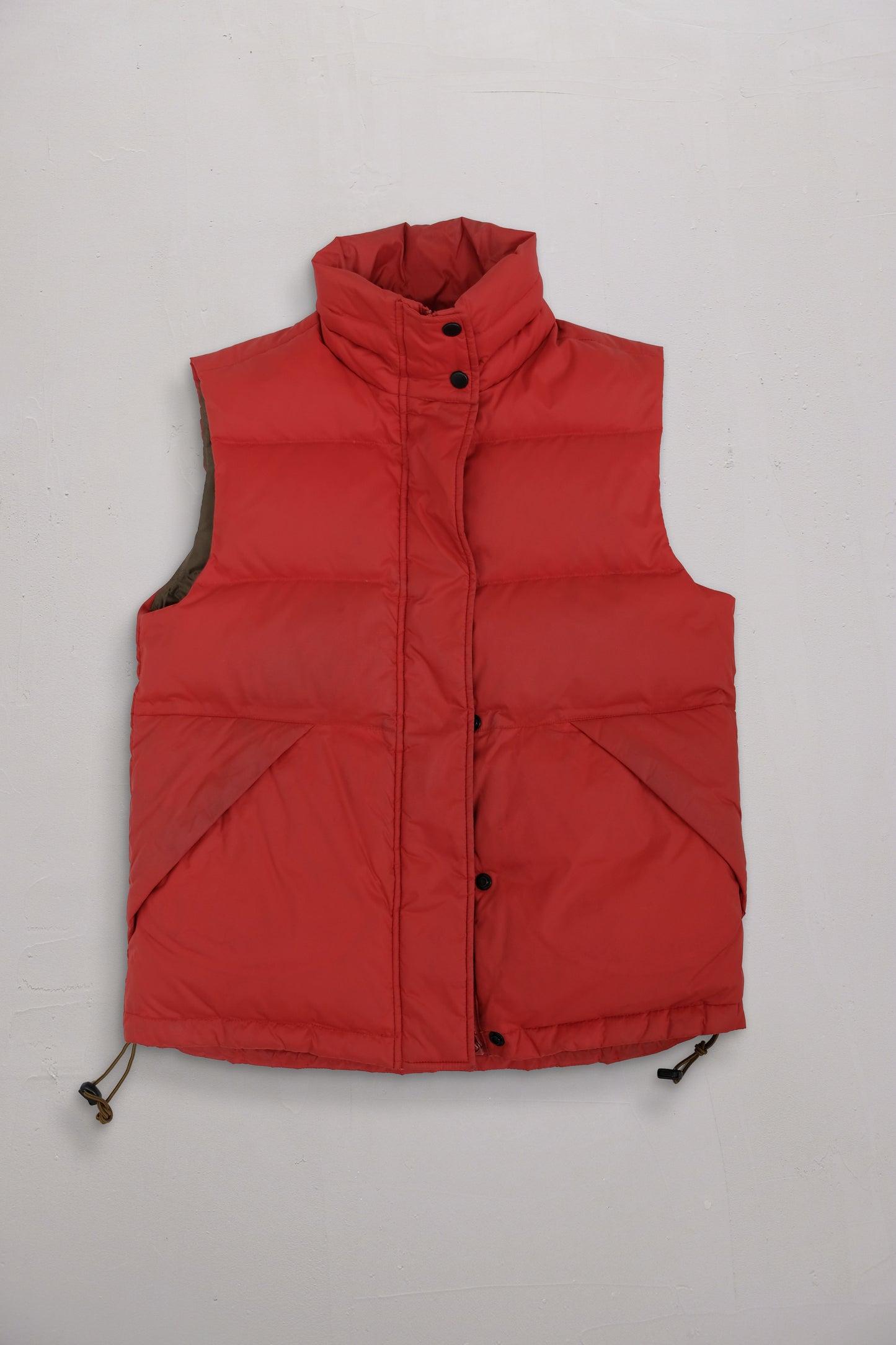 Red Sleeveless Down Jacket — Belfe — M/L