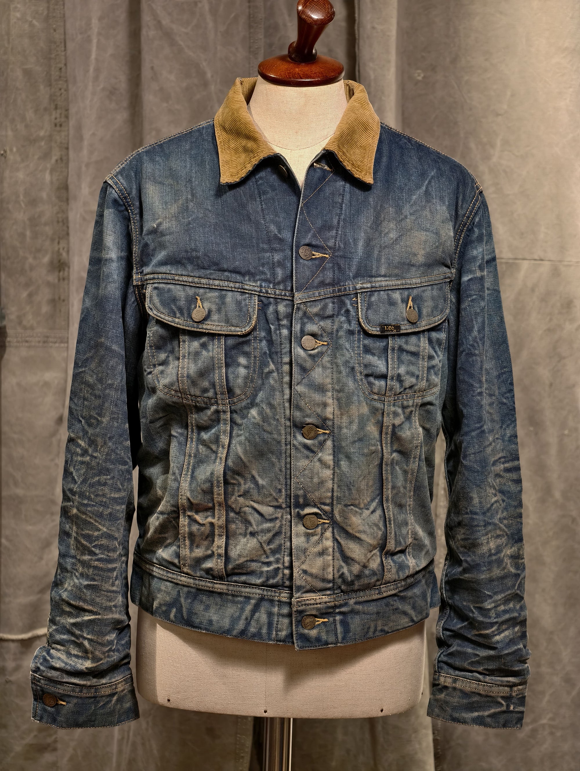 Lee 'Heavy wash' Storm Riders 101J jacket — Size 40