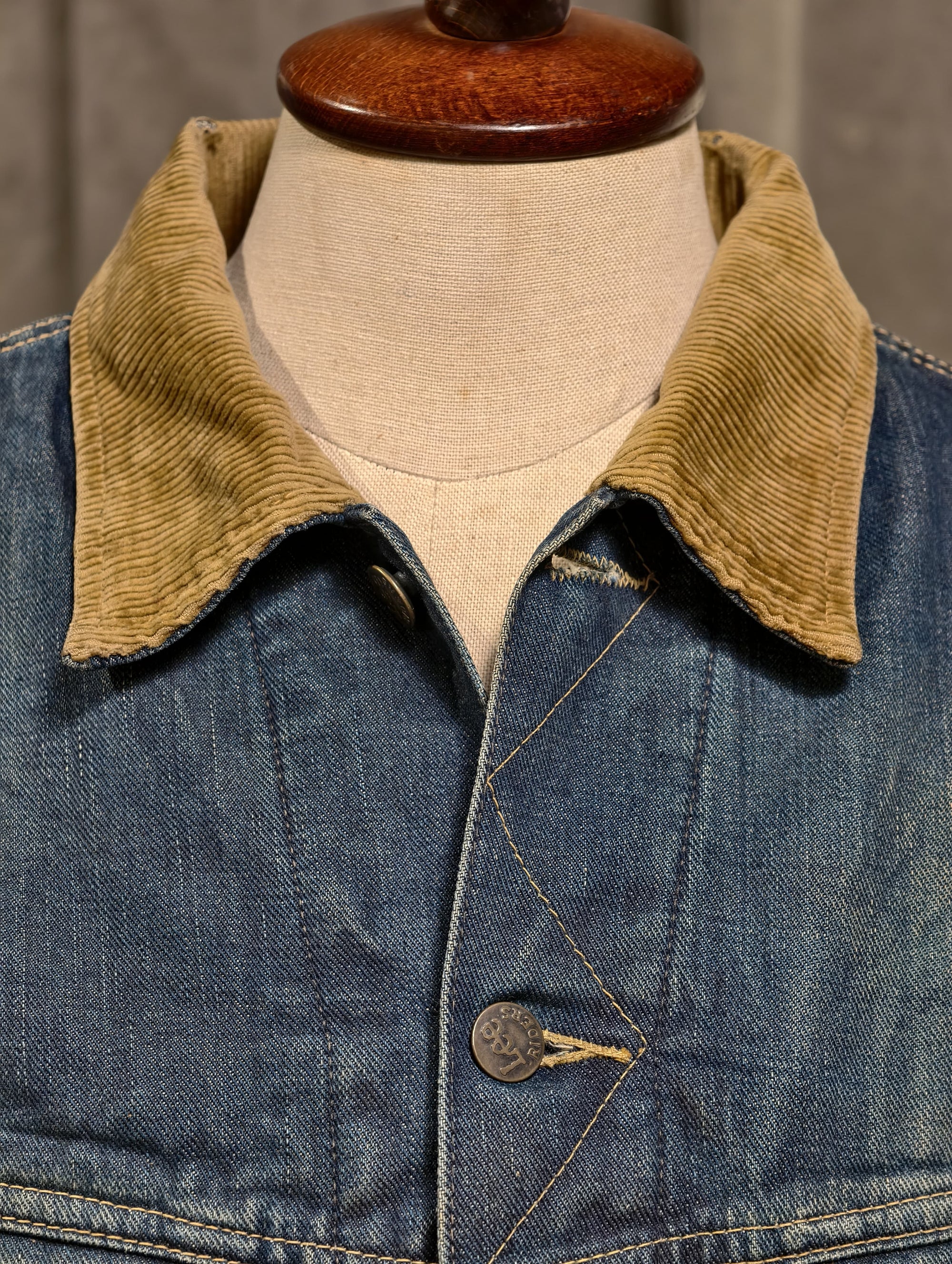 Lee 'Heavy wash' Storm Riders 101J jacket — Size 40
