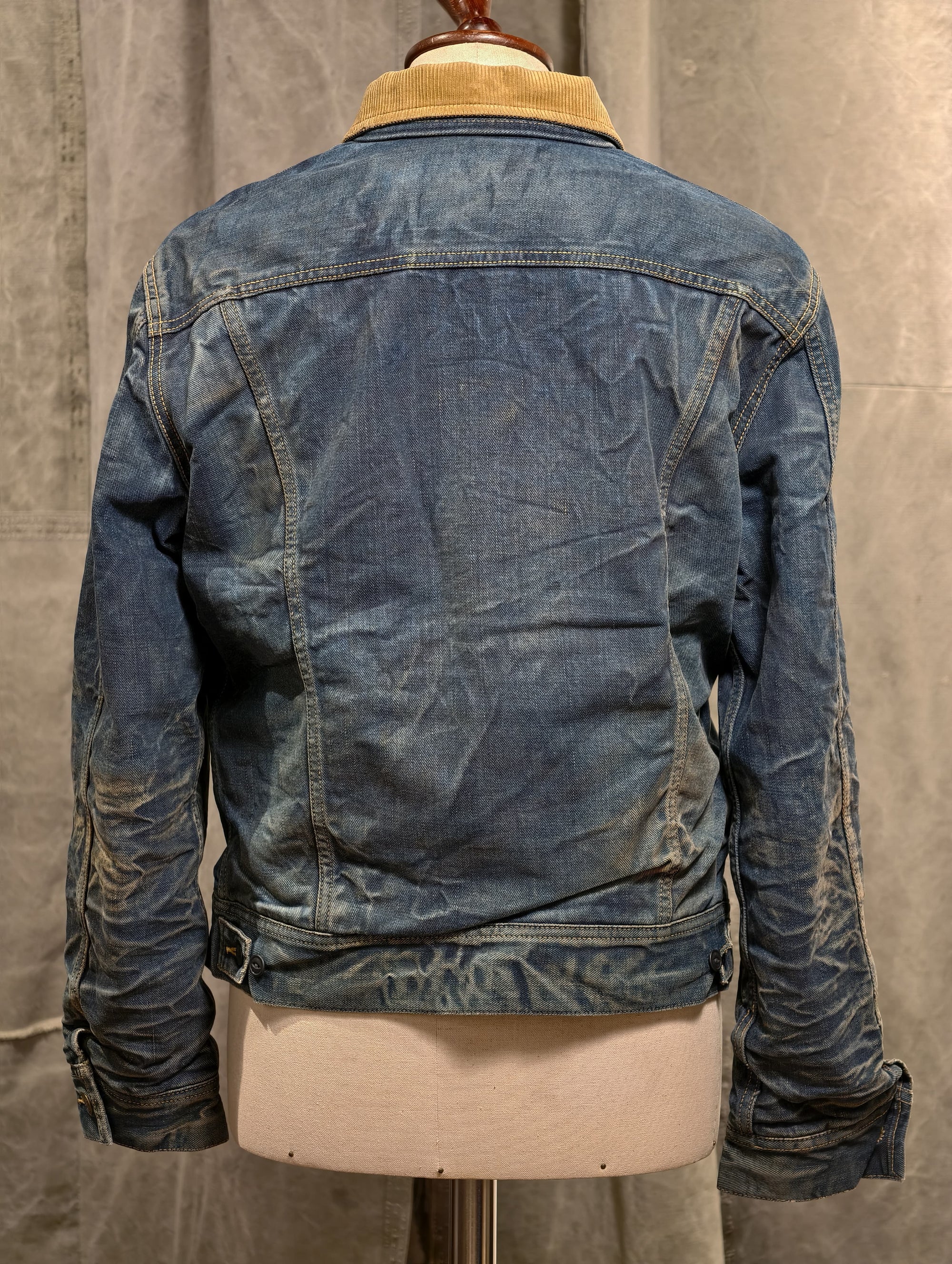 Lee 'Heavy wash' Storm Riders 101J jacket — Size 40